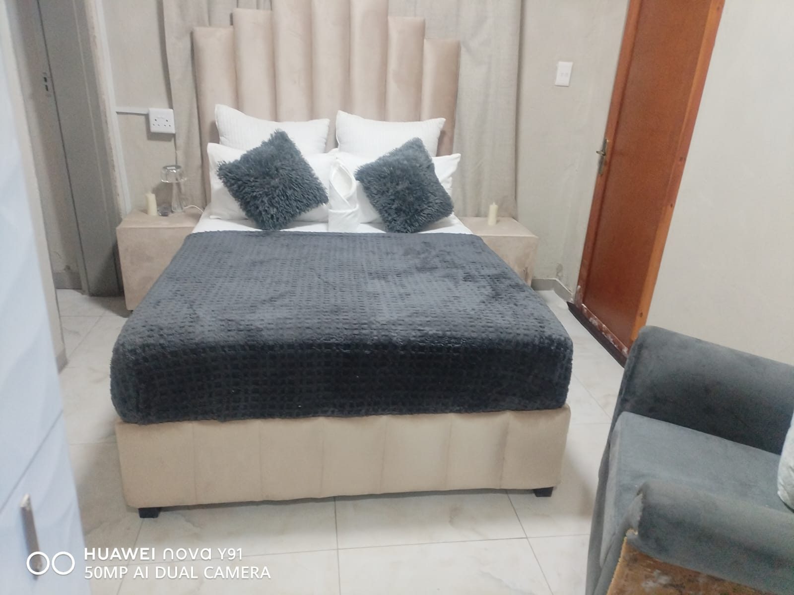 room display image